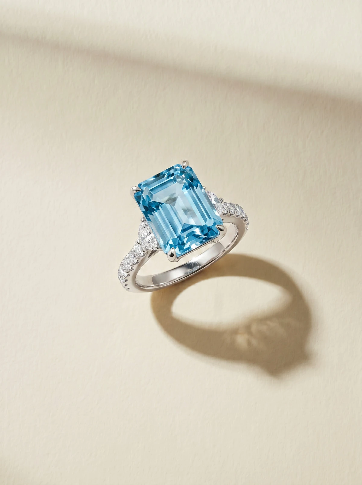 Couple designing their engagement ring with Céline
